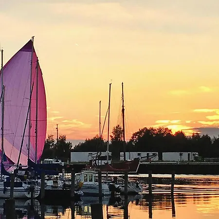 Am Yachthafen In Feriehus