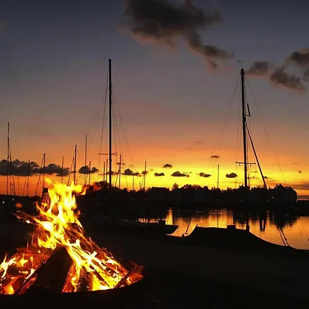 Vakantiehuis Am Yachthafen In Peenemunde