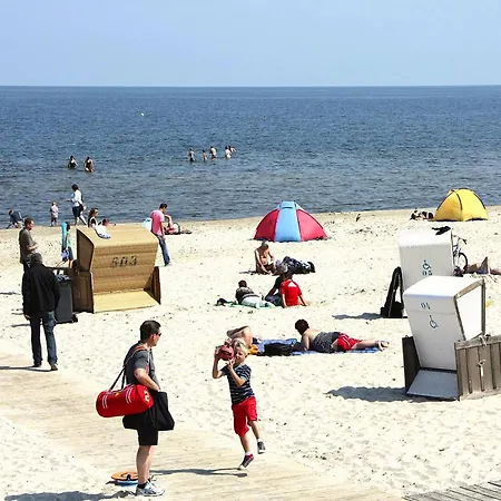 Am Yachthafen In Feriehus Peenemunde