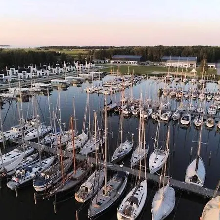 Am Yachthafen In Feriehus